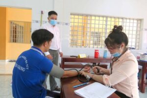 Nhận biết người nghiện ma túy đá Biểu hiện, tác hại và mối liên hệ với ma túy bán tổng hợp 5 Làm thế nào để nhận biết sớm và hỗ trợ người nghiện