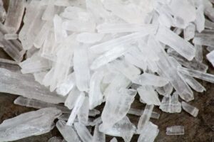 Ma túy đá lây qua đường nào? Hiểu đúng về methamphetamine và tác hại nguy hiểm 1 Ma túy đá là gì