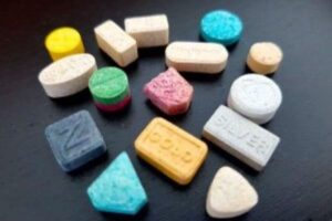 Cách nhận biết thuốc lắc 1 Thuốc lắc là gì